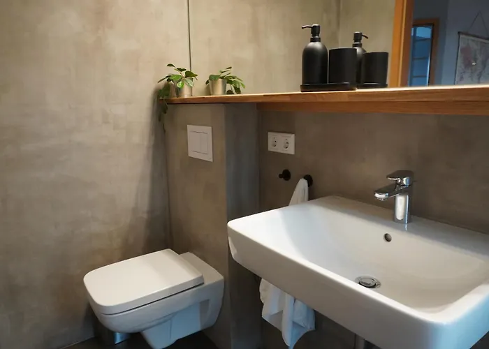 Chez Pheline * בוכום