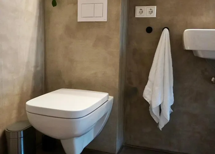 Chez Pheline בוכום