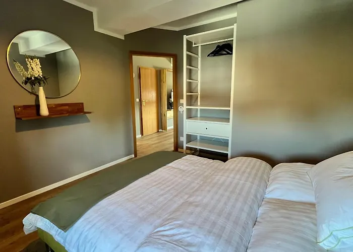 Chez Pheline * בוכום